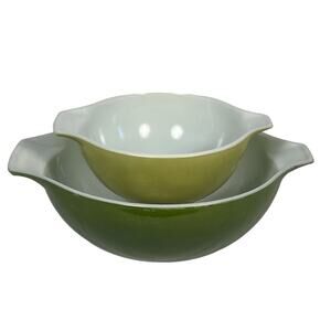 Pyrex Verde Green Ombré Vintage Cinderella Nesting Glass Mixing Bowls 2 PC Set